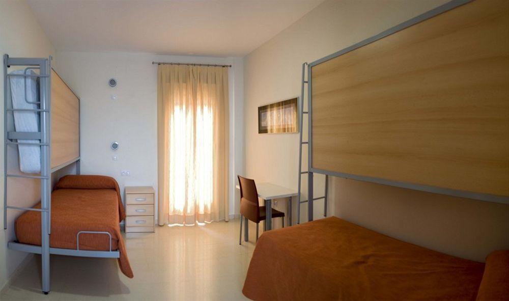 Marbella Inturjoven Youth Hostel מראה חיצוני תמונה